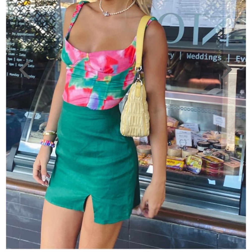 verge girl top